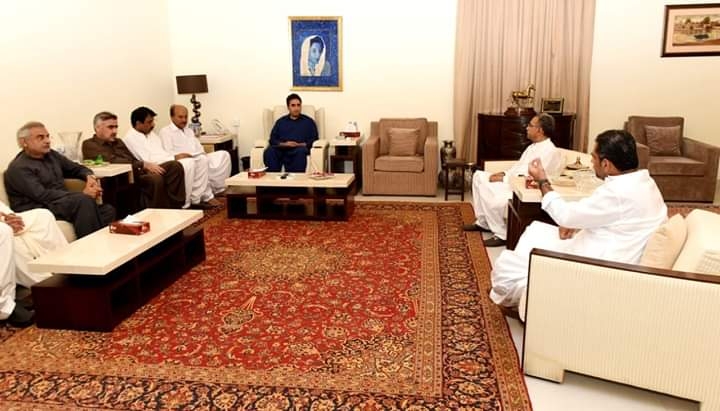 bilawal-bhutto-zardari-meets-with-president-ppp-sindh-and-other-ppp-leaders-in-larkana_1540481395mIKooR.jpeg